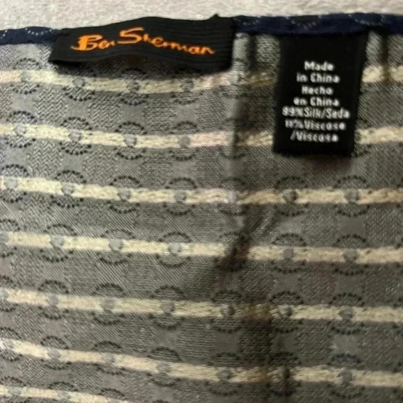 Ben Sherman Silk Blend Blue Gold Dot Pocket  Square Handkerchief - Picture 4 of 4